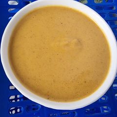 A picture of Yellow Gravy.