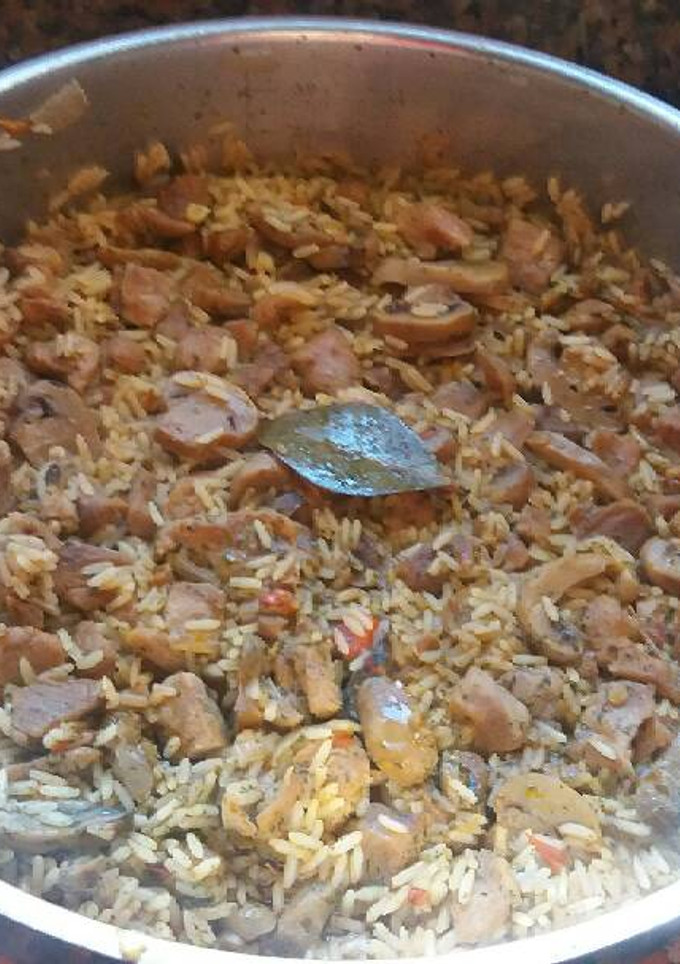 Una foto de Arroz con pavo y champiñones