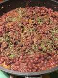 Haricots azuki aux tomates roses, coriandre et punjabi pachranga