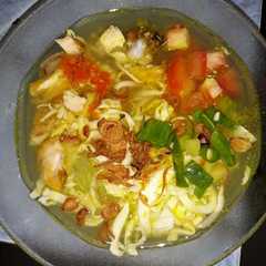 A picture of Soto ayam segar.