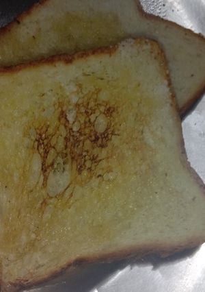 A picture of Roasted bread slices.