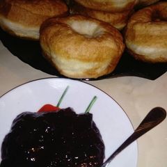 A picture of Krofne (Donuts).