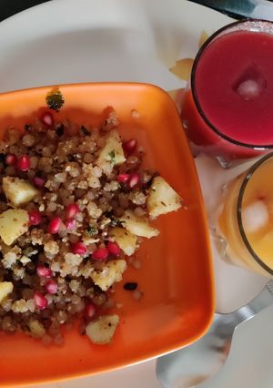 साबूदाना खिचड़ी खरबूजे तरबूज का जूस (sabudana khichdi kharbuje tarbuj ka juice recipe in Hindi) रेसिपी मुख्य फोटो