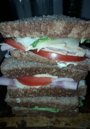 Una foto de Sanwichitos de pan salvado