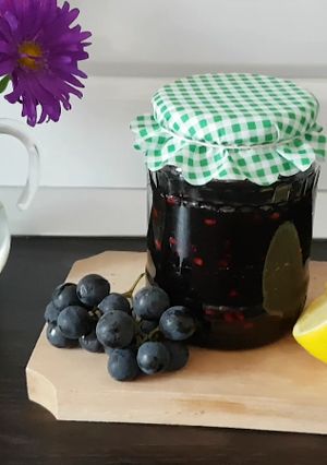 O poză a rețetei Dulceața de struguri.