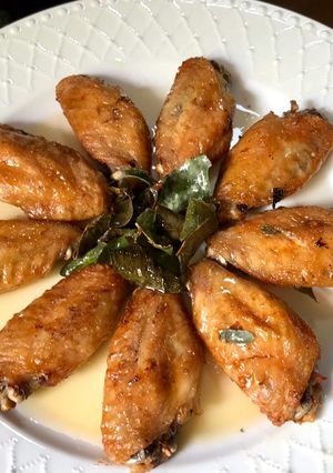 รูปของ ปีกไก่ทอดน้ำปลาใบมะกรูด หม้อทอดไร้น้ำมัน