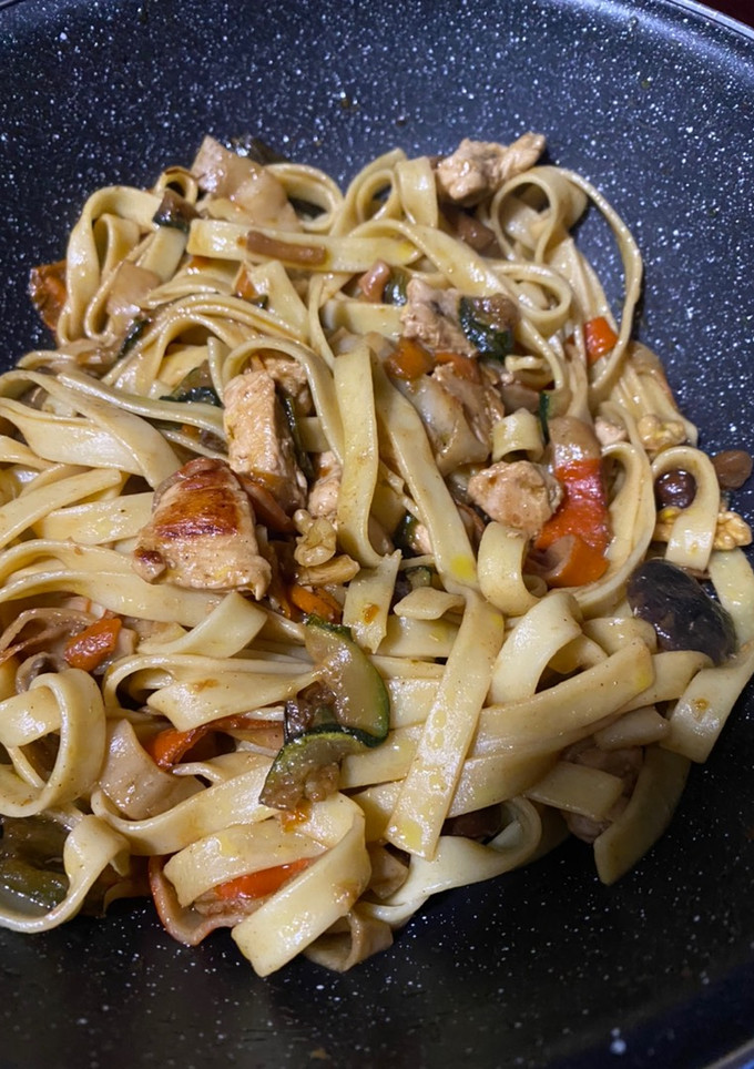 Una foto de Pasta estilo chino