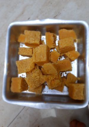 A picture of Traditional mysore pak.