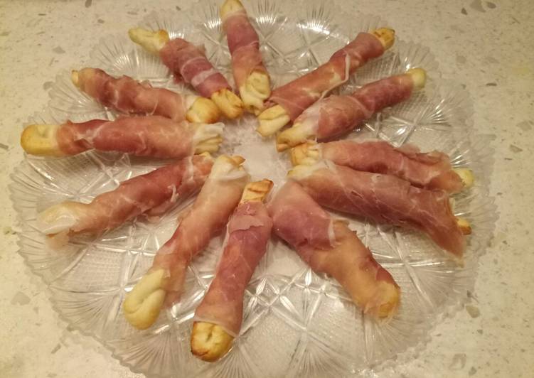 Easiest Way to Prepare Speedy Puffy pastry twists wrapped in parma ham