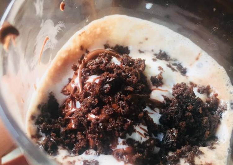 Easiest Way to Prepare Any-night-of-the-week Chocolate Brownie Milk Shake