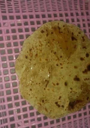 પૂરણ પોળી (Puran Poli Recipe In Gujarati) રેસીપી મુખ્ય ફોટો