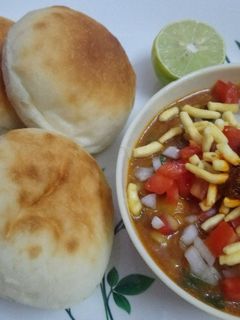 मिसल पाव (misal pav recipe in hindi) रेसिपी मुख्य फोटो