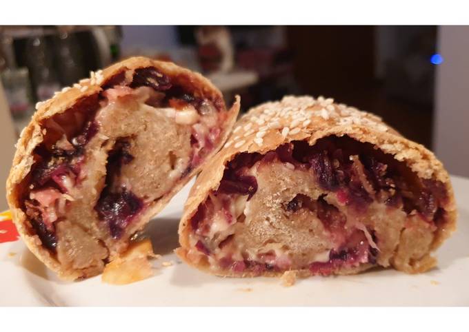 Ricetta di Fatto in casa super veloce Mini strudel salato semintegrale con radicchio, speck e fontal