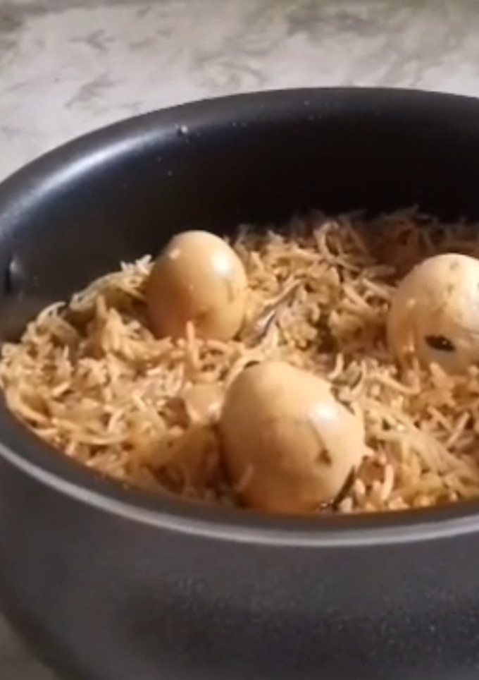 முட்டை தம் பிரியாணி செய்முறை முக்கிய புகைப்படம்