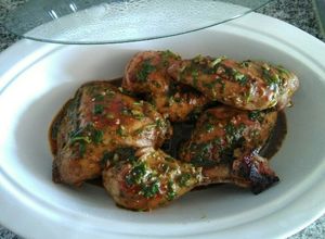 Una foto de Pollo al ajillo