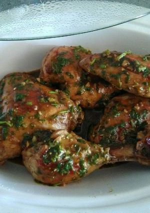 Una foto de Pollo al ajillo