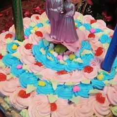 A picture of Fresh cream cake.