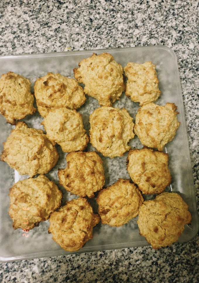 Una foto de Scones integrales de naranja y coco, sin azúcar