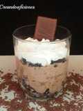 Vaso de nutella, galleta oreo y nata