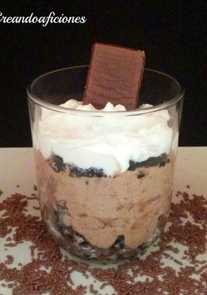 Una foto de Vaso de nutella, galleta oreo y nata