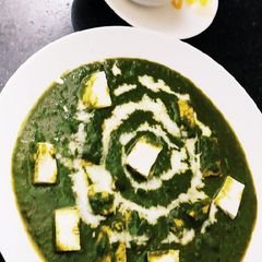 A picture of Palak Paneer.