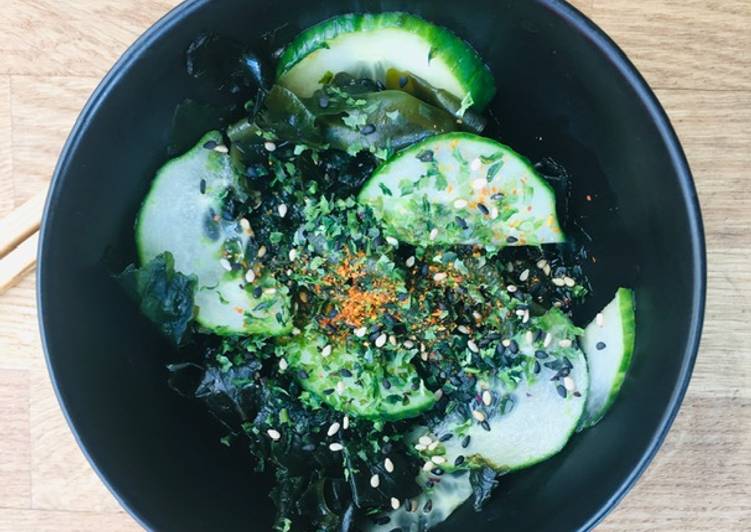 Simple Way to Make Quick Seaweed and Cucumber Salad