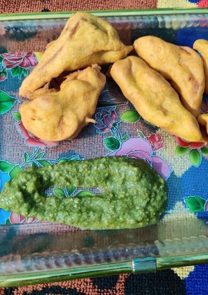 ब्रेड किनारे पकौड़े (bread kinare pakode recipe in Hindi) रेसिपी मुख्य फोटो