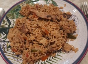 Una foto de Cazuela de calamares con arroz