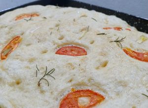 Una foto de Focaccia fácil (24hs)