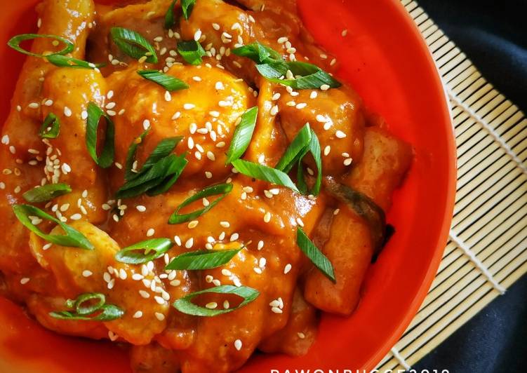 Resep Tteokbokki/Ddeokbokki/Spicy Rice Cake yang Bikin Ngiler