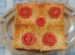 Una foto de Pastel salado de galletas Tuc