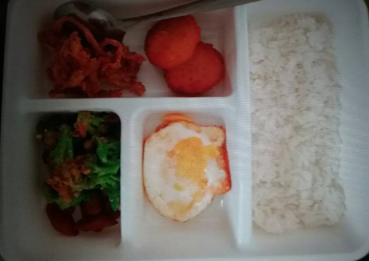 Menu breakfast ala bento si kecil