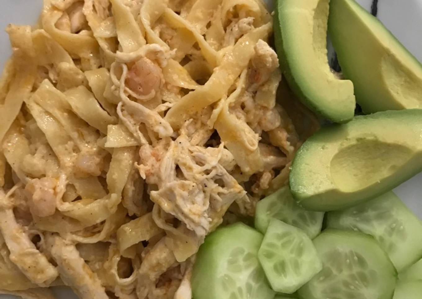 Nido de pasta con pollo y gambas 🍤 🍗 🍝