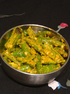 A picture of Green Chili Pickle.