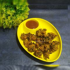 A picture of Methi Pakoda.