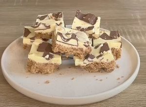 Une photo de Gâteau/ biscuit Kinder sans cuisson (à part micro ondes)