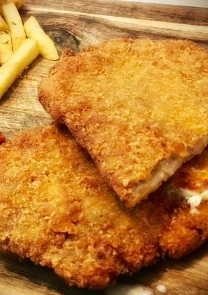 Una foto de Cachopo de cecina con queso La peral
