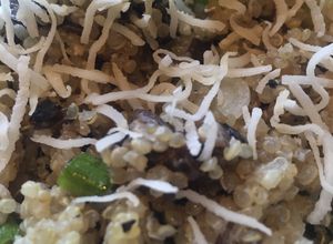 Una foto de Quinoa con coco, germinada