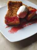 Torrijas y quenelle de queso mascarpone