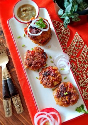 টমেটো আন্ডা কাবাব (Tomato anda kebab recipe in Bengali) রেসিপির প্রধান ছবি
