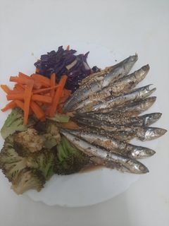 Una foto de Boquerones estilo oriental con wok de verduras en 3 minutos