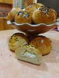 Bollitos rellenos de queso