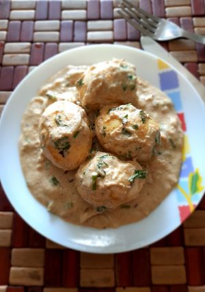 A picture of Egg Malai Curry.