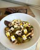 Ensalada de champiñones con vinagreta de miel y mostaza