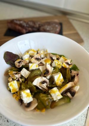 Foto principal de Ensalada de champiñones con vinagreta de miel y mostaza