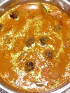 சுண்டைக்காய் வத்தல் புளி குழம்பு (Sundaikkaai vathal pulikulambu recipe in tamil) செய்முறை முக்கிய புகைப்படம்