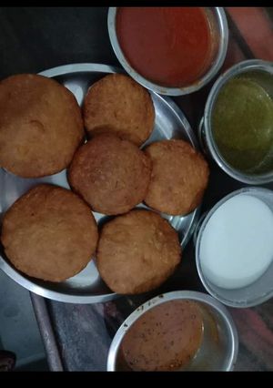 आलू प्याज़ की कचौड़ी रेसिपी मुख्य फोटो