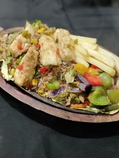 ચીલી પનીર પ્લેટર (CHili Paneer Plater Recipe In Gujarati) રેસીપી મુખ્ય ફોટો