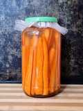 Fermentado de zanahorias 🥕 Conserva saludable de palitos de zanahoria, llena de probióticos 🦠 🦠