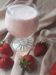 عکسی از دستور شیر توت فرنگی🍓🍓